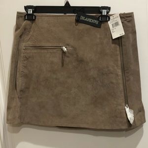 BLANKNYC Suede Miniskirt - color: Midnight Toker